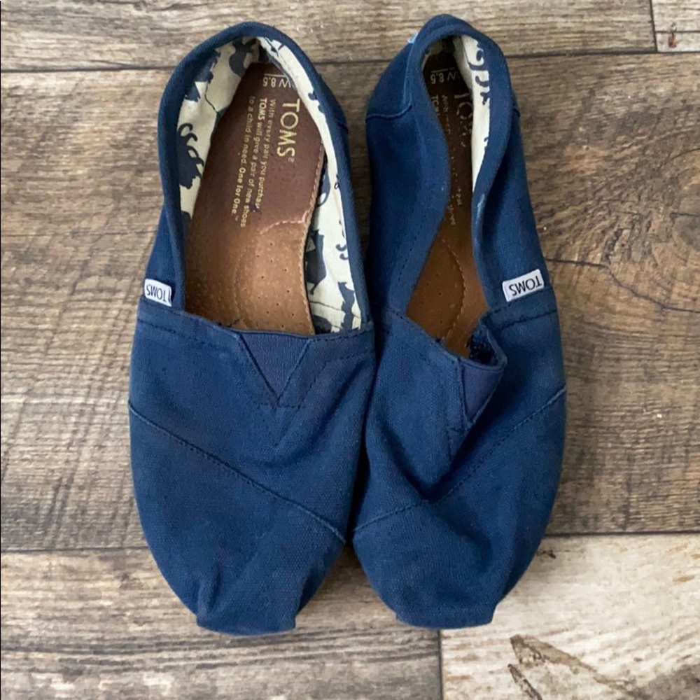 Navy blue TOMS